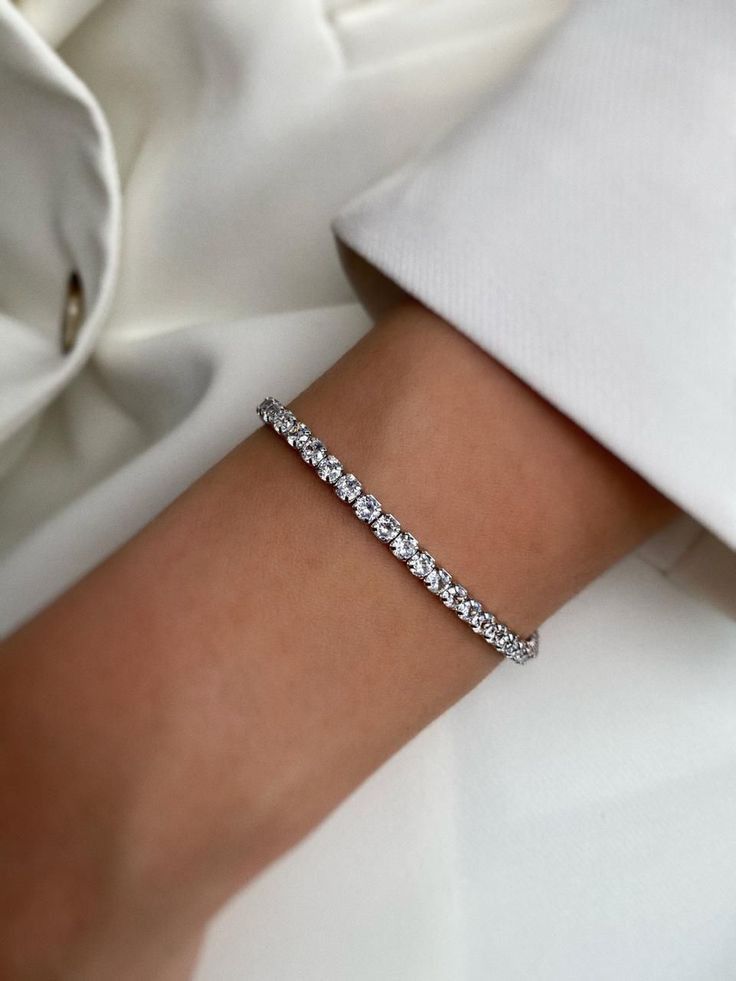 Moissanite VVS D Ideal Cut Tennis Bracelet in .925 Silver