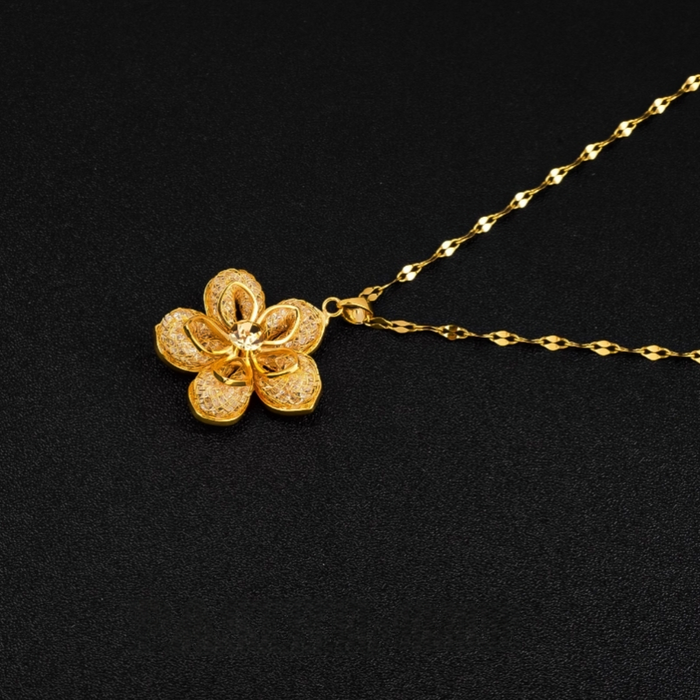 18K Gold-Plated Flower Pendant Necklace