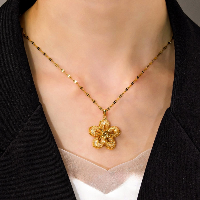 18K Gold-Plated Flower Pendant Necklace