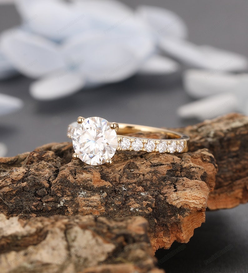 💎 Royal Elegance Diamond Ring – The Sparkle of Forever 💎